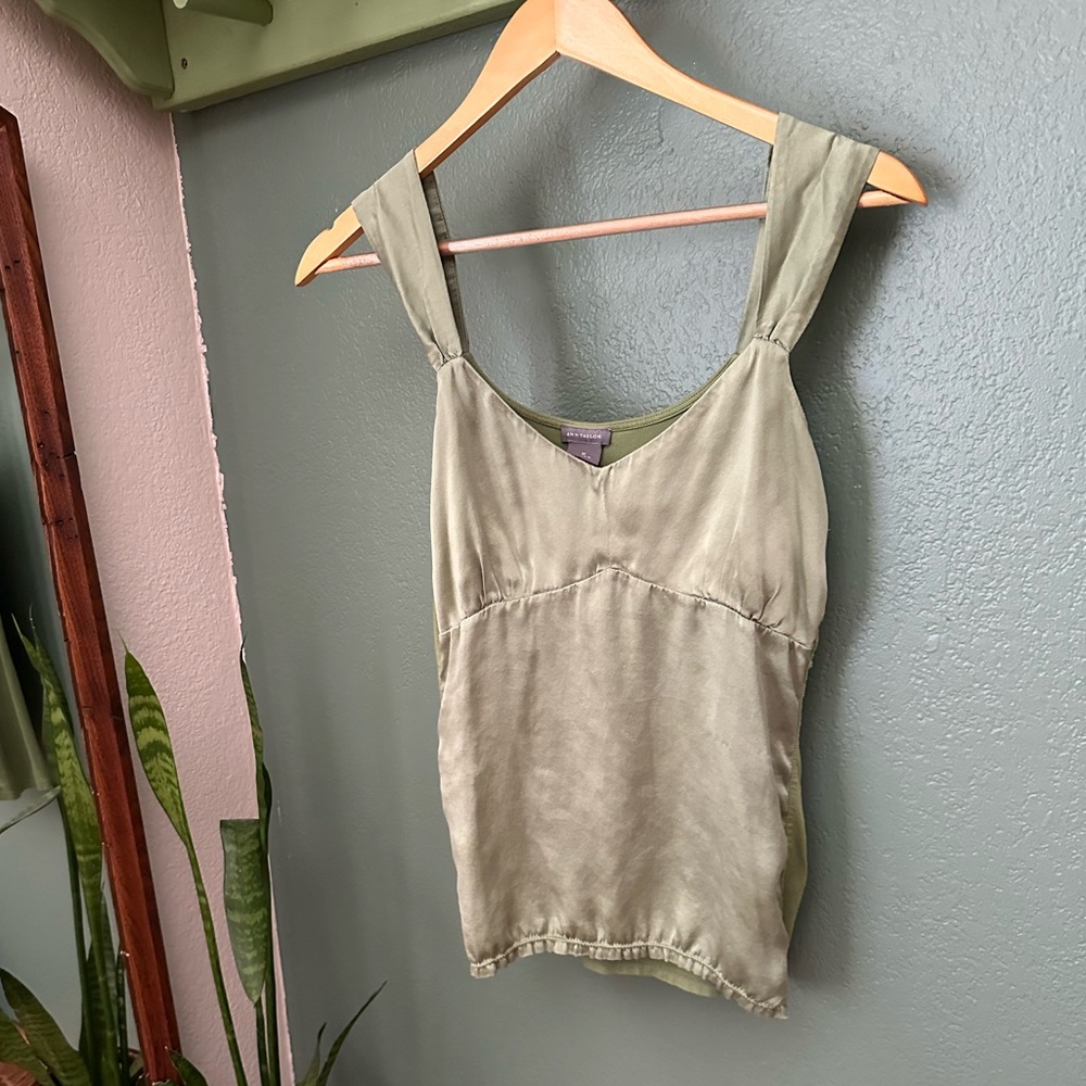 Ann Taylor 90s tank top